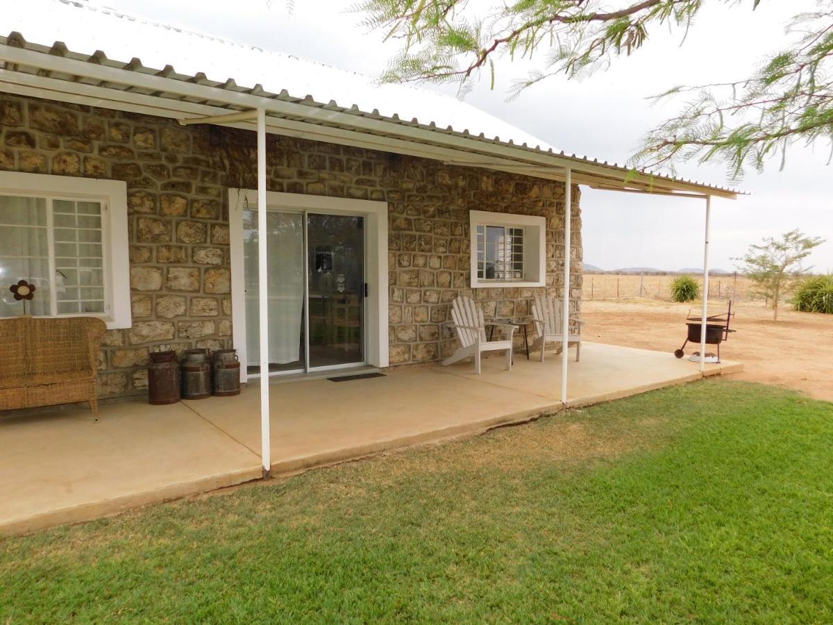 Meteorite Rest Camp Hotel Grootfontein Exterior foto