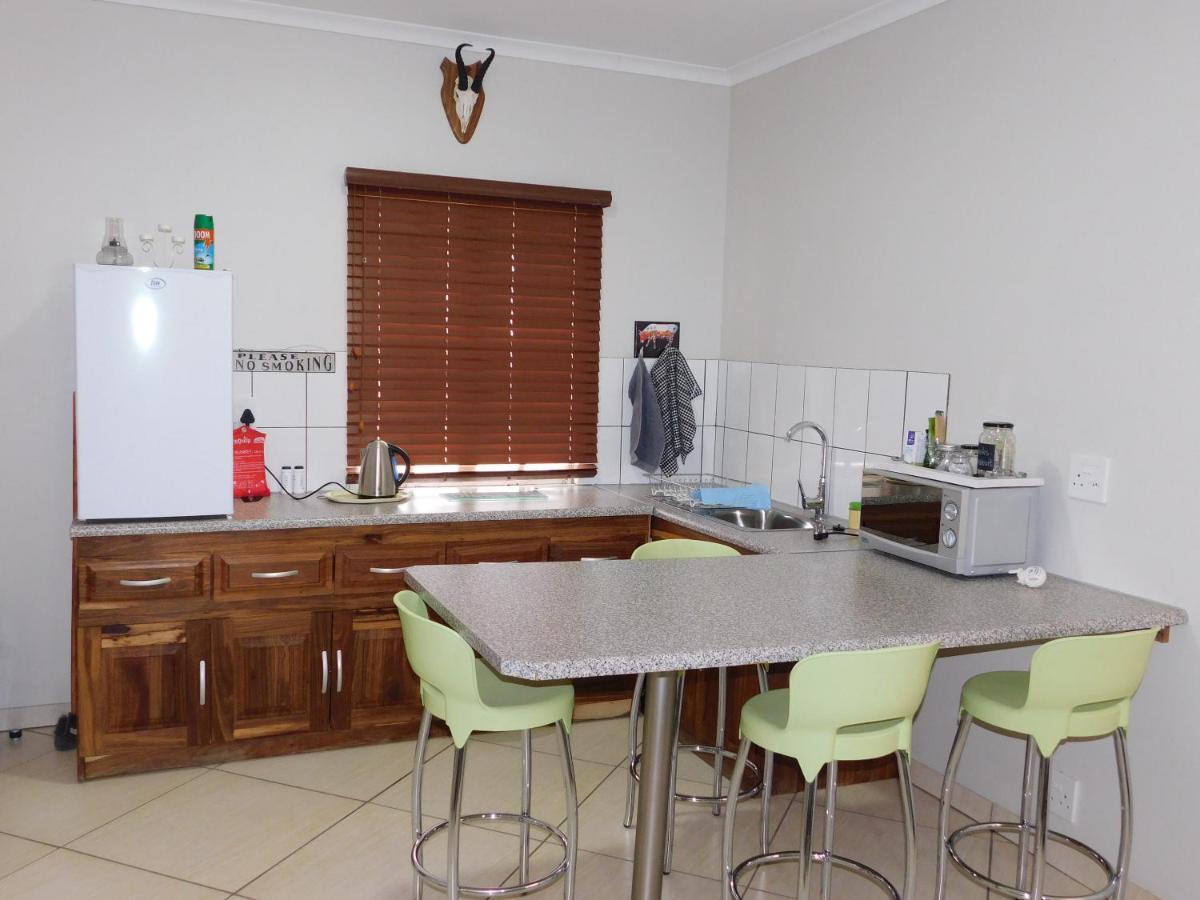 Meteorite Rest Camp Hotel Grootfontein Exterior foto