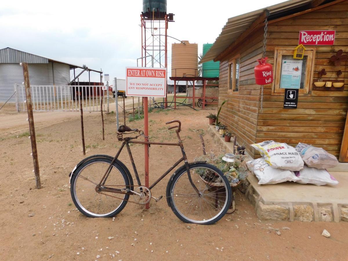 Meteorite Rest Camp Hotel Grootfontein Exterior foto