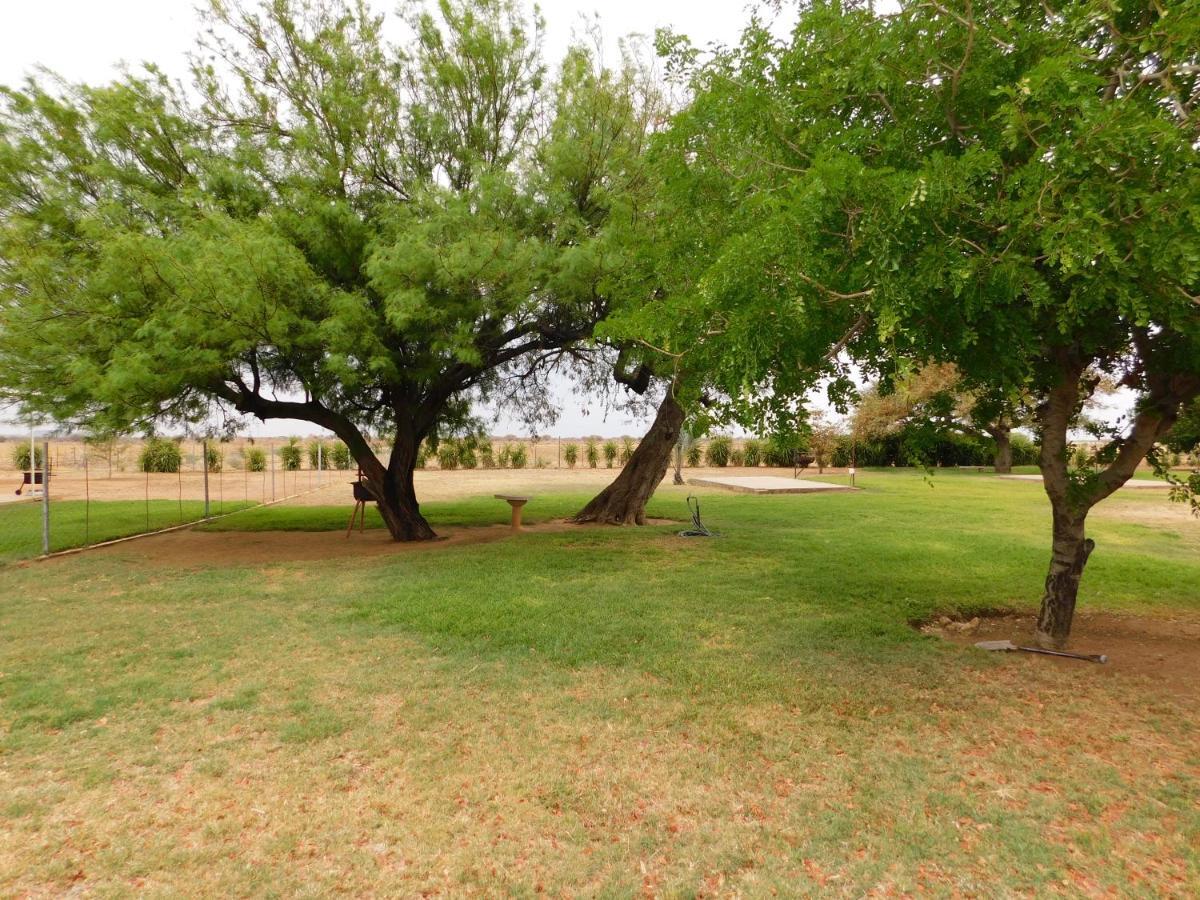 Meteorite Rest Camp Hotel Grootfontein Exterior foto